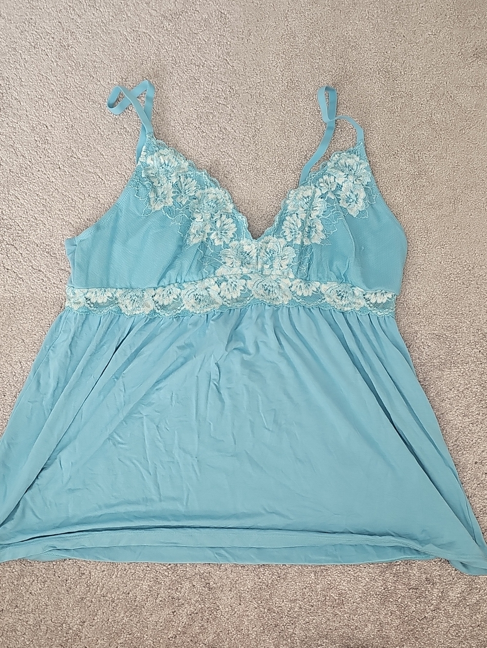 Light Blue Lace-Trim Cami. Size Large
